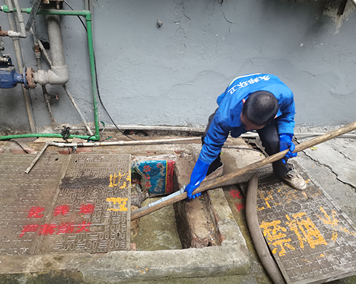 三才镇清掏化粪池