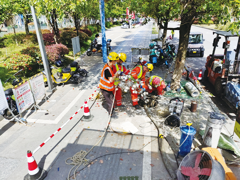  三才镇UV-CIPP紫外光固化修复